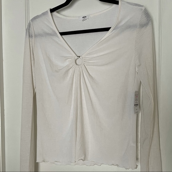 Ring Detailed Cut Long Sleeve Top - Picture 2 of 9